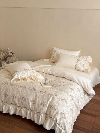 Cream Vine Ruffle Bedding Set